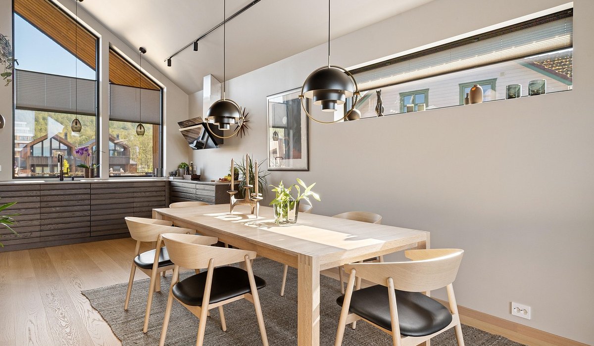 How to make a small kitchen feel bigger with colour